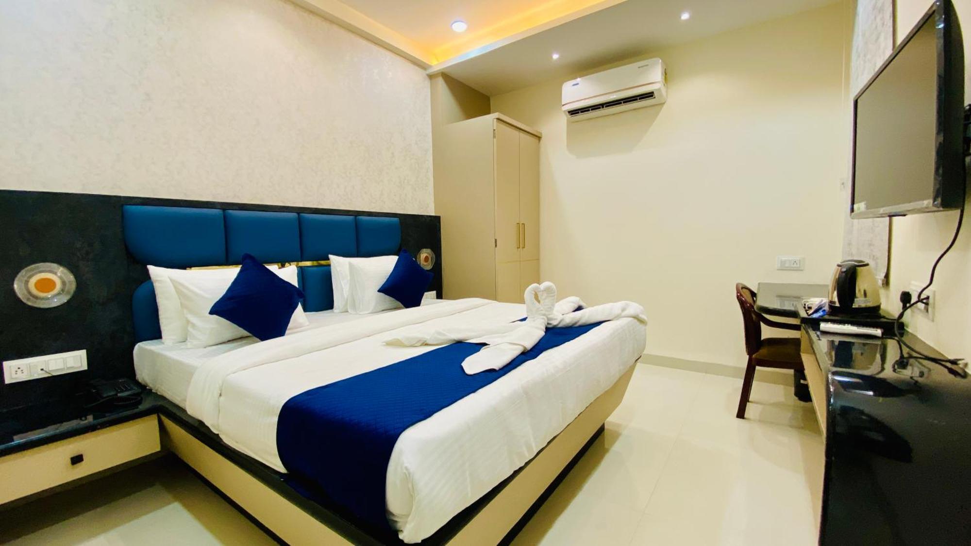 Hotel Aranyasutra Inaya, Индаур Экстерьер фото