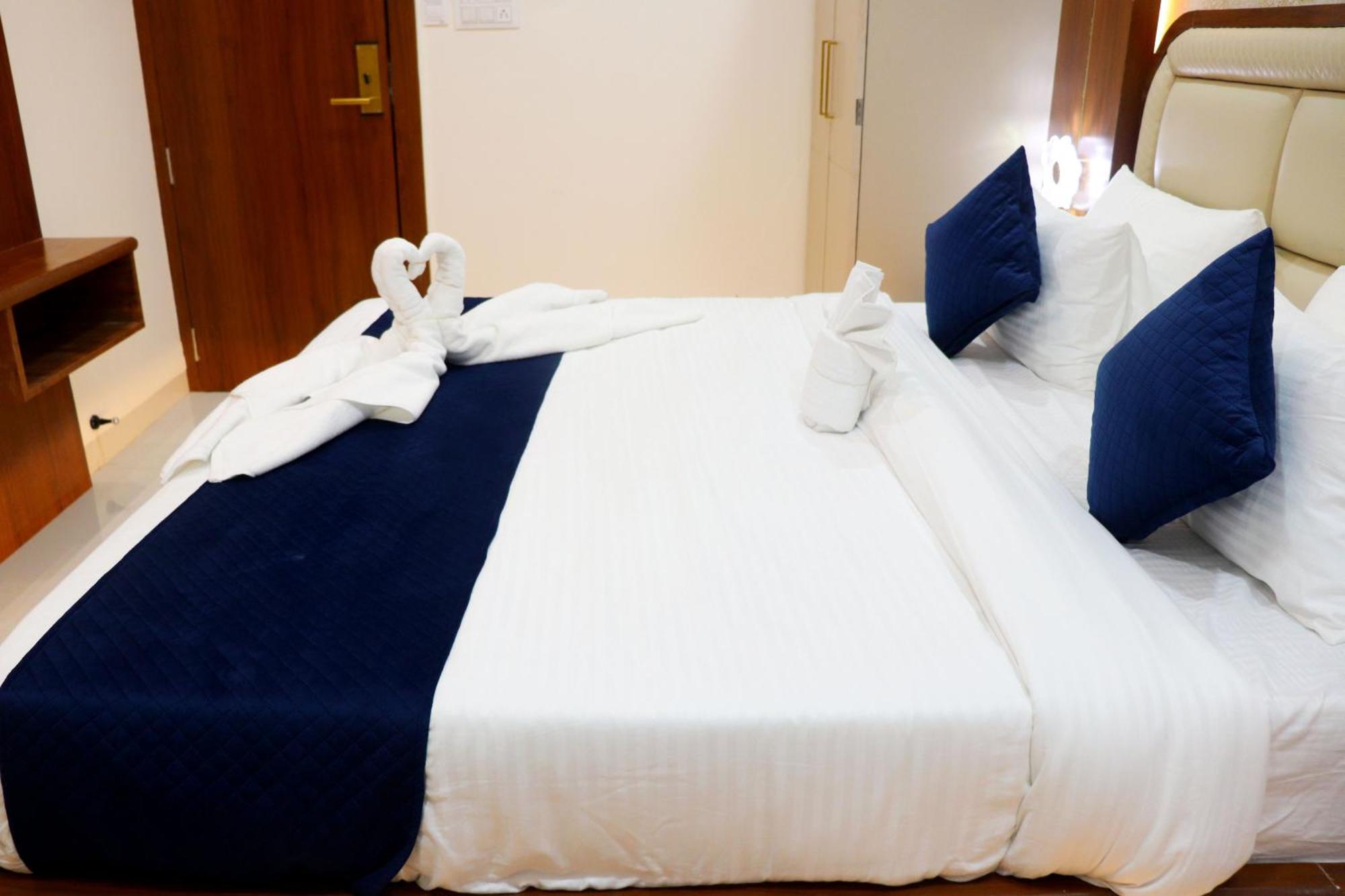 Hotel Aranyasutra Inaya, Индаур Экстерьер фото